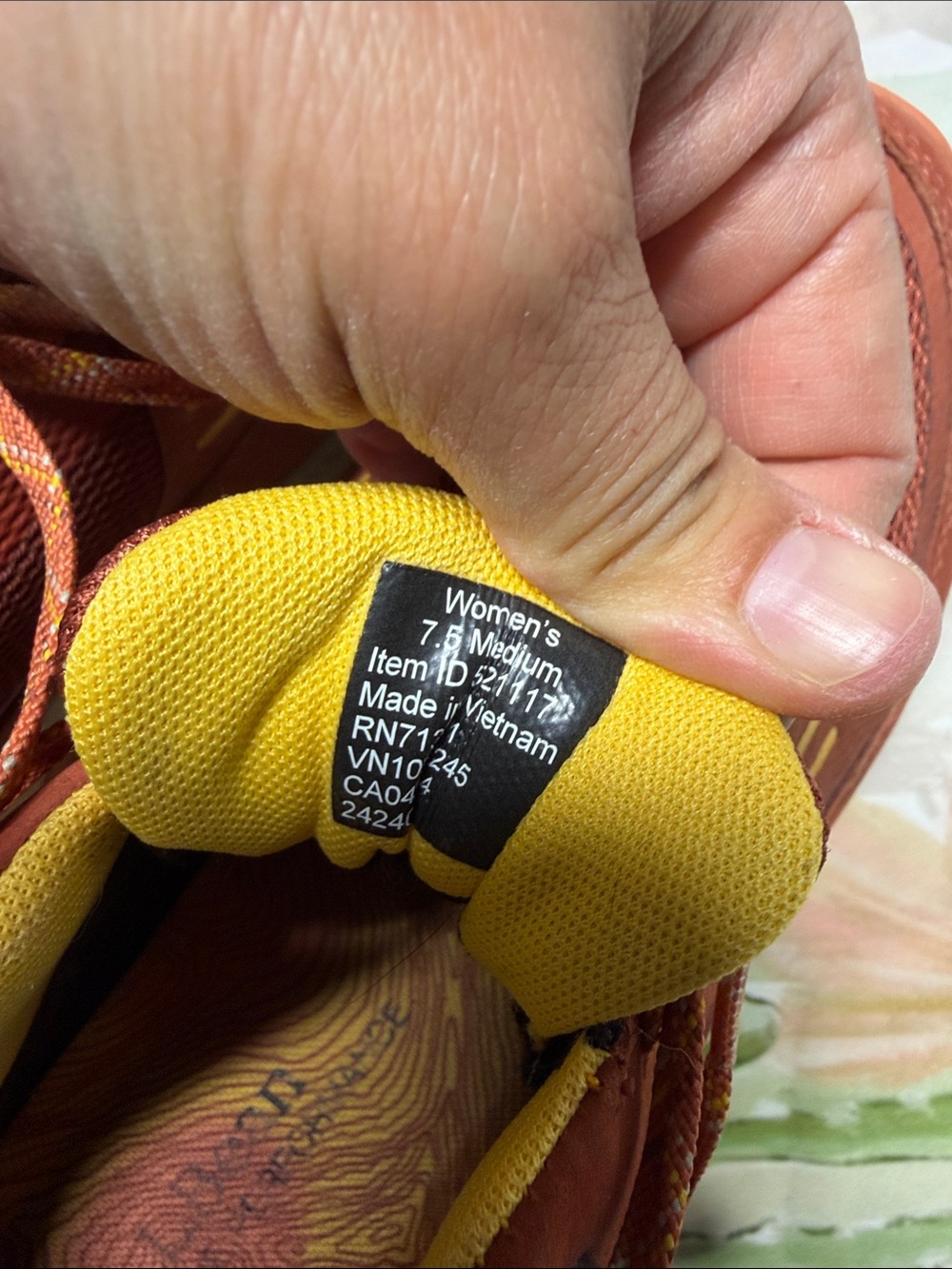 L.L.Bean Women's Access Gateway Low Hiker Sneakers rust color yellow accents 7.5 - Picture 2 of 6